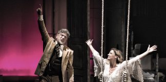 «Σπασμένο Γυαλί» στο Θέατρο ΠΟΛΗ