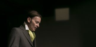 «DE PROFUNDIS – Η αγάπη που δεν τολμά να πει τ’ όνομά της» στο Θέατρο Αγγέλων Βήμα