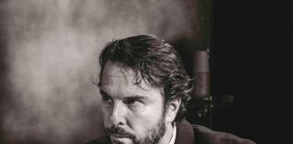 Μάνος Ζαχαράκος: «Η πολυφωνία είναι ό,τι πιο θετικό μπορεί να υπάρξει για το θέατρο»