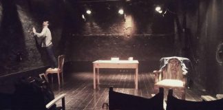 “Κάτι…λύπη” στο Θέατρο Αλκμήνη: Μια ωδή στην ανθρώπινη μοναξιά…