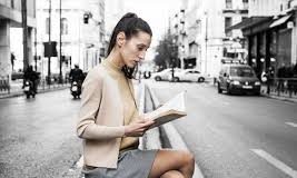 “Selfie: στο βάθος πίσω η πόλη” στο Εθνικό Θέατρο