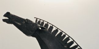 Χρήστος Καπράλος και Βάσω Κατράκη “Ελεγείες σε πέτρα και μέταλλο” στην Roma Gallery