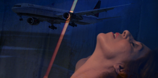 «Η Αεροσυνοδός», σε σκηνοθεσία Φαίης Τζανετοπούλου, στο Θέσις 7