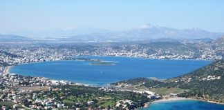 Για μπάνιο και ουζάκι στο Πόρτο Ράφτη