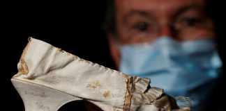 Το Χρυσό το γοβάκι της Μαρίας Αντουανέτας πουλήθηκε σε δημοπρασία σε τιμή ρεκόρ
