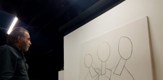 Ο Λάκης Λαζόπουλος και ο Απόστολος Χαντζαράς στην γκαλερί Kapopoulos Fine Arts στη Νάουσα της Πάρου