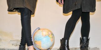 «Εξόριστοι» του Γιάννη Παπάζογλου στον τεχνοχώρο εργοτάξιο