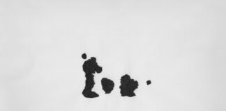 Phantoms, έκθεση της Νίνας Παπακωνσταντίνου στην Πινακοθήκη Δήμου Αθηναίων