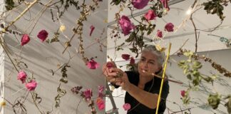 Ψίθυροι στα Χέρια μου, η Δήμητρα Σκανδάλη στην Αίθουσα Τέχνης Αθηνών