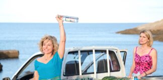 “Δύο εισιτήρια για Κυκλάδες” του Μαρκ Φιτουσί από 13 Ιουλίου στα θερινά Δύο εισιτήρια για κυκλάδες