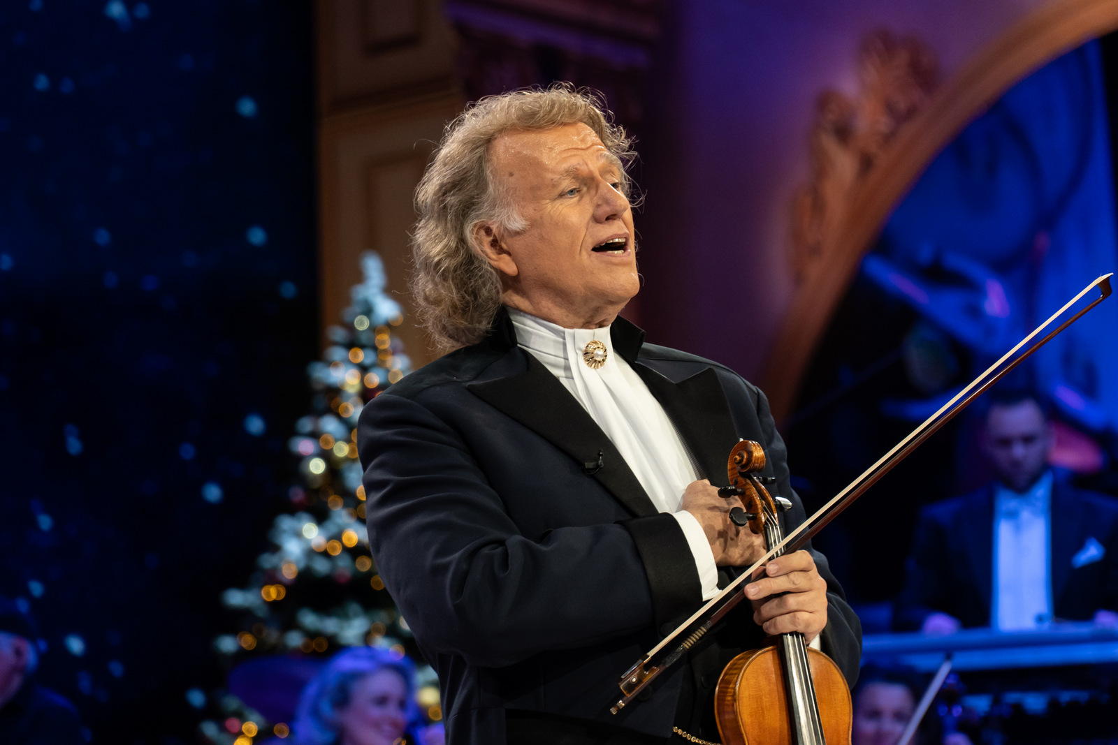 andre-rieu-epistrefei-stin-athina-me-mia-kainourgia-fantasmagoriki-synavlia