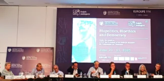 Δελφοί 2025: Οι Τρίτοι Δελφικοί Διάλογοι έθεσαν στο επίκεντρο τη Δημοκρατία, τη Βιοηθική και το Μέλλον της Ανθρωπότητας