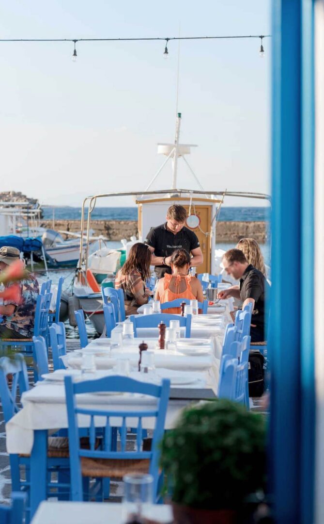 Τσαχπίνης Ουζερί Των Ναυτικών