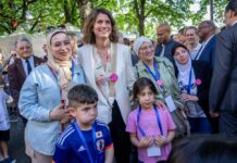 Christina Kitsos : Entre identité féminine et héritage grec à Genève