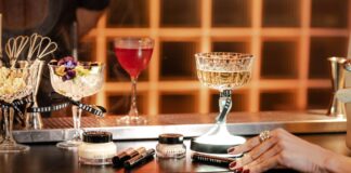 «Effortless Makeup. Natural Beauty» by Bobbi Brown