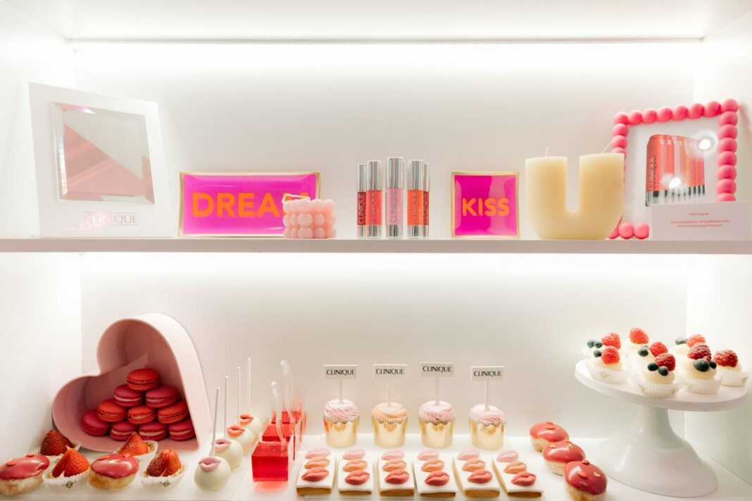 Play with Color: Η νέα, χαρούμενη εποχή των Chubby Stick™ από την Clinique