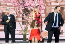 Εκρηκτική πρεμιέρα για την παράσταση «Ανα – τίναξε την ανθισμένη αμυγδαλιά» στο Θέατρο Άλσος ΔΕΗ Ανα - τίναξε την ανθισμένη αμυγδαλιά