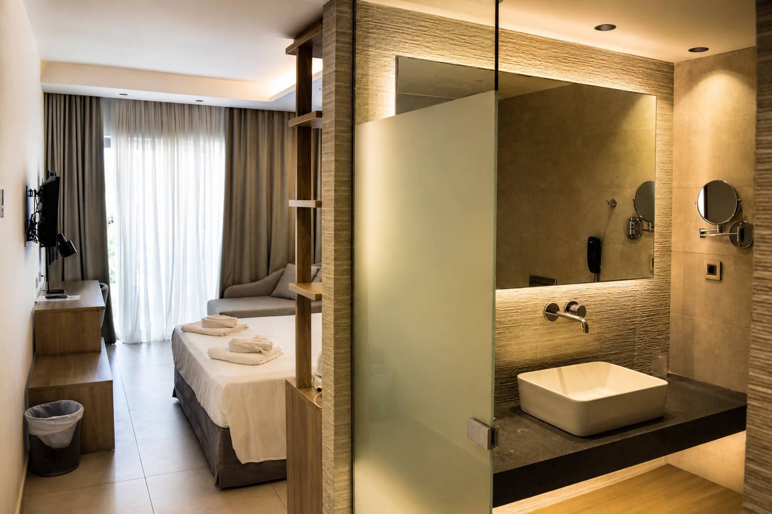 Frosini Hotel