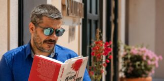 Πάνος Μουχτερός: «Θέλω ο αναγνώστης να ανατρέψει τις βεβαιότητές του» Ο Πάνος Μουχτερός
