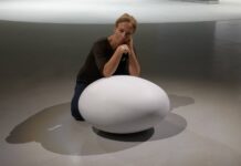 “Αφάλες”, η νέα site–specific έκθεση της Δανάης Στράτου "Αφάλες", η νέα site–specific έκθεση της Δανάης Στράτου