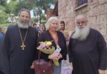 H Mαριλένα Φωκά τιμήθηκε για τις δημιουργίες της στην Αγία Σοφία του Ν.Ψυχικού H Mαριλένα Φωκά τιμήθηκε για τις δημιουργίες της στην Αγία Σοφία του Ν.Ψυχικού